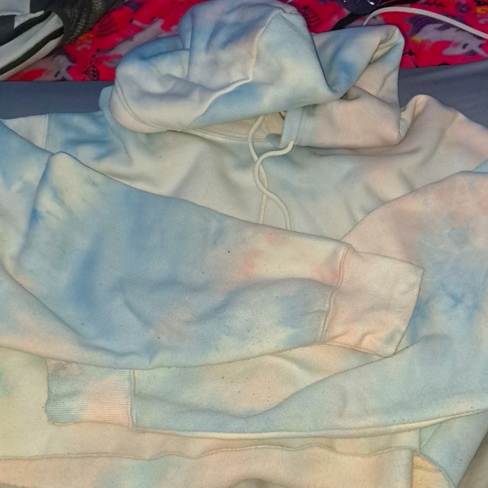 Tie dye cropped hoodie